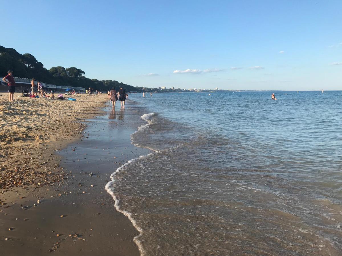 プール Bungalows Near Sandbanks Beachヴィラ エクステリア 写真